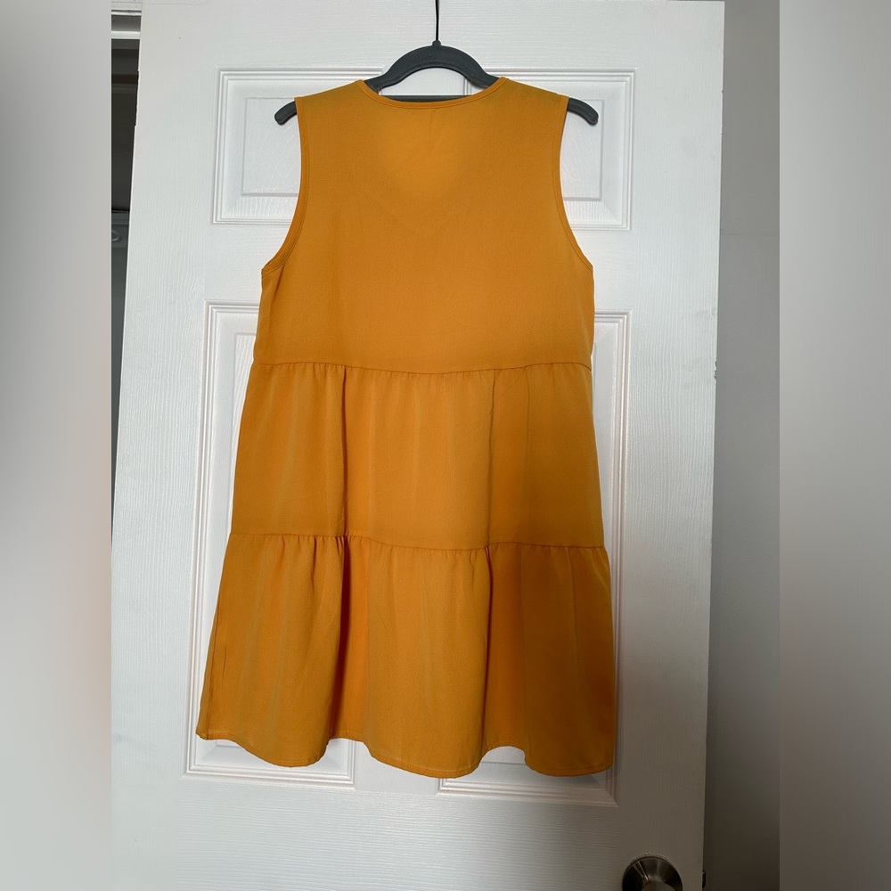 Cute yellow short flowy dress
